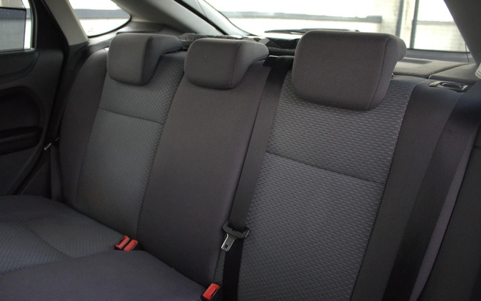 Ford Focus cena 6900 przebieg: 299000, rok produkcji 2005 z Olsztyn małe 56